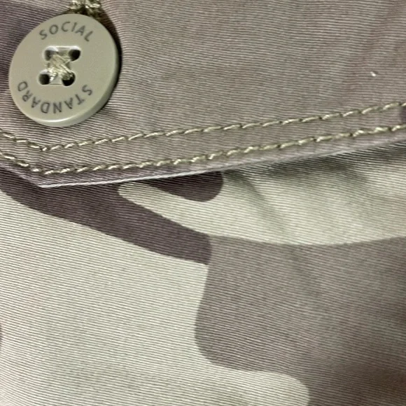 SOCIAL STANDARD BY SANCTUARY UTILITY CAMO SHORTS - Picture 5 of 9